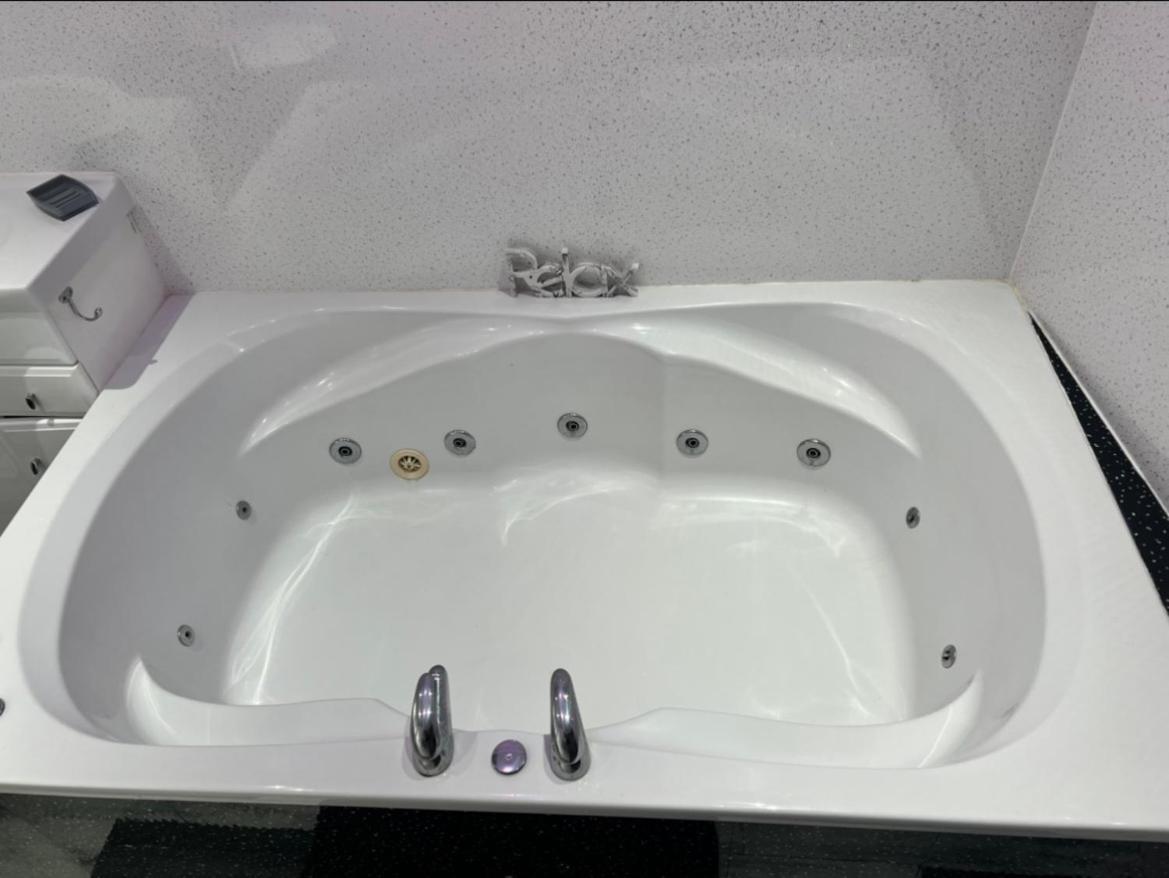 Sea View Lavish Apartment Sky Tv Whirlpool Bath Huge Balcony Newly Refurbished ブリドリントン エクステリア 写真